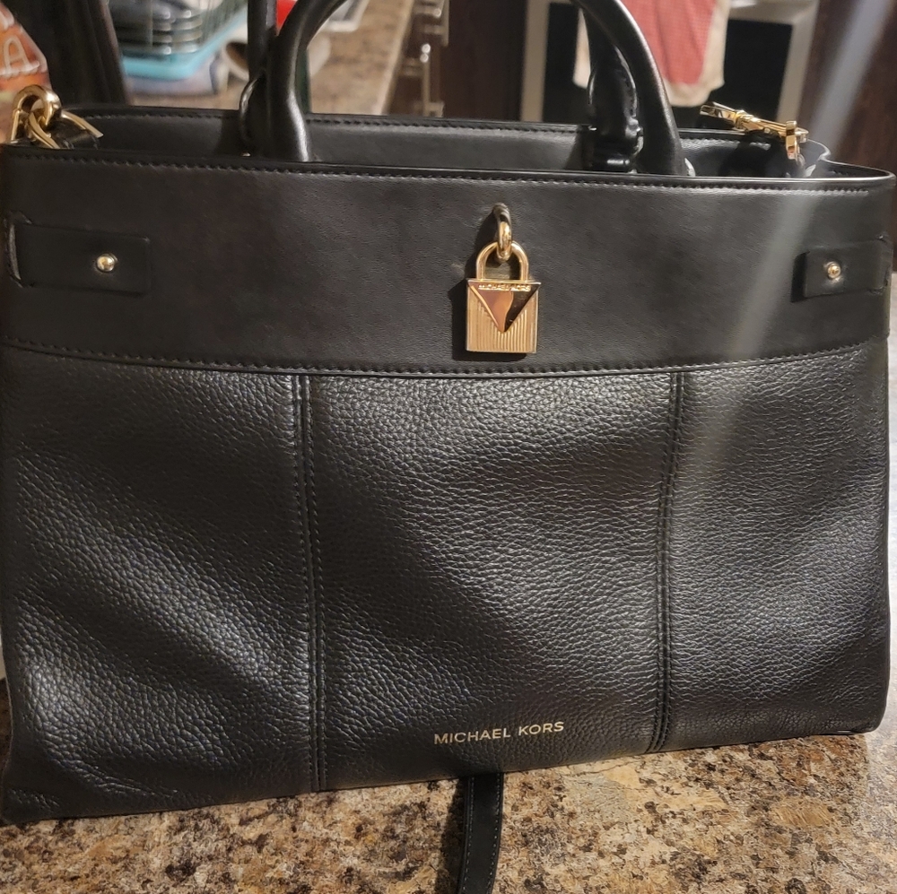 Mk purse